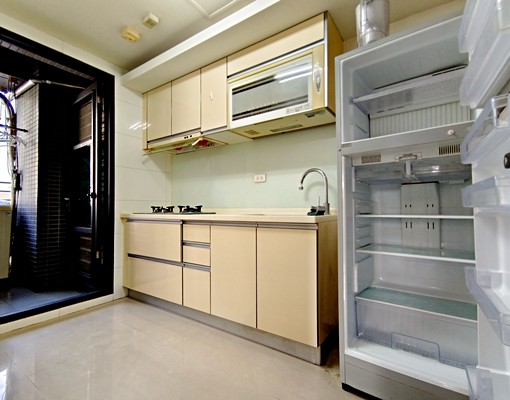 台中火車站租邊間2房+平面車位 - Image 3