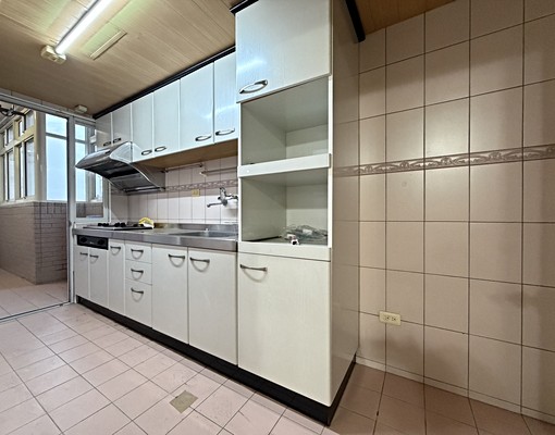 超美三房平車🔥現況出租不談補🔥可雙租補🔥有一間房沒冷氣 - Image 7