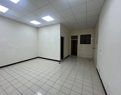 臨路透天!可住:可廠登,可當店面,機能方便! - Image 15