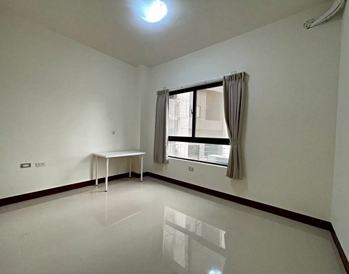 青埔電梯大樓|新世紀特區大四房雙陽台平面車位 - Image 6