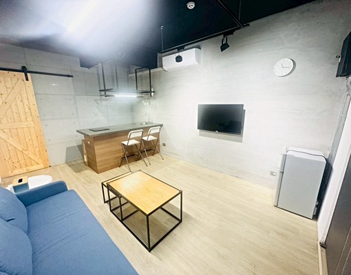 金龍國小/臨中興路、康寧路、新裝潢、大空間採光、獨陽、機能強 - Image 2