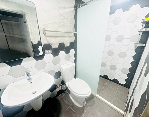 金龍國小/臨中興路、康寧路、新裝潢、大空間採光、獨陽、機能強 - Image 9