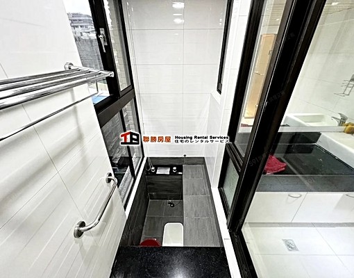 捷運中山國小●晴光商圈●平面一房+樓中樓1房●優質裝潢●管理 - Image 13