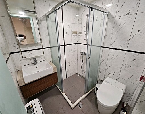 强尼大叔專任🏡現代簡約電梯2+1房＋平面車位 - Image 6