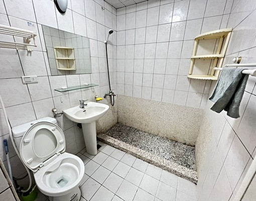 可租補獨立套房含管理費 - Image 4