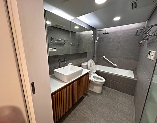 近捷運忠孝復興︱精美裝潢︱鬧中取靜︱一卡皮箱即可入住 - Image 8