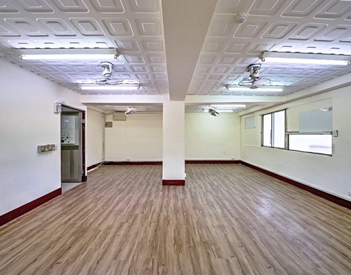 稀有一中街1+2樓住店合一便宜出租誠可談!一席難求快來電 - Image 1