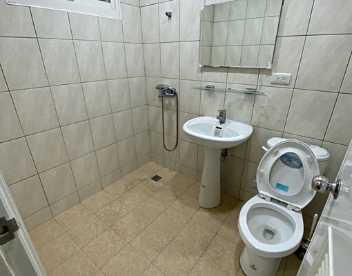 大管家房屋/近亞東醫院 - Image 4