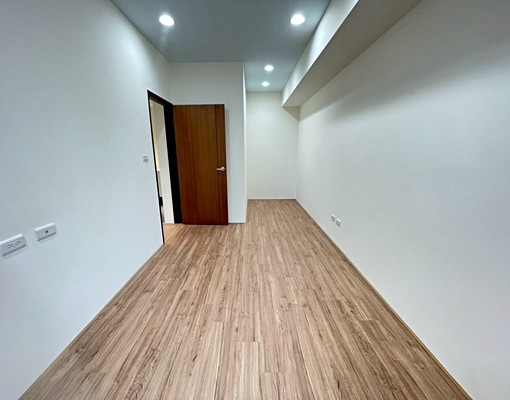 免仲可租補-近鳳鳴國中小及鳳鳴車站-全新兩房車 - Image 5