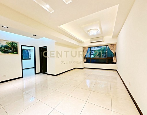 ｜21小楊｜家樂福商圈正3房車,低樓層 - Image 1