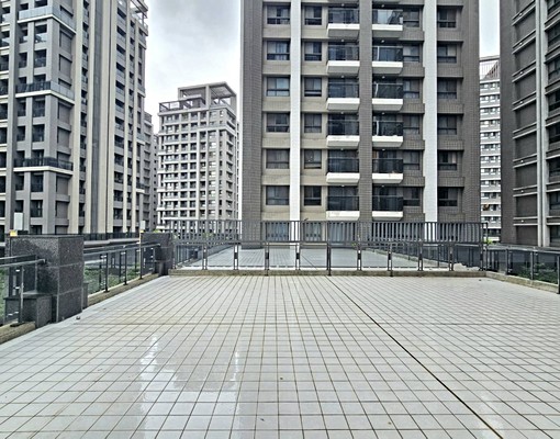 【宇您分享】附充電樁｜竹北縣三文鼎為美兩房平車｜20坪大露台 - Image 13