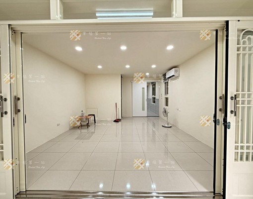 大里全新透天✨門口可停車✨可寵租補神明廳營登可談 - Image 1