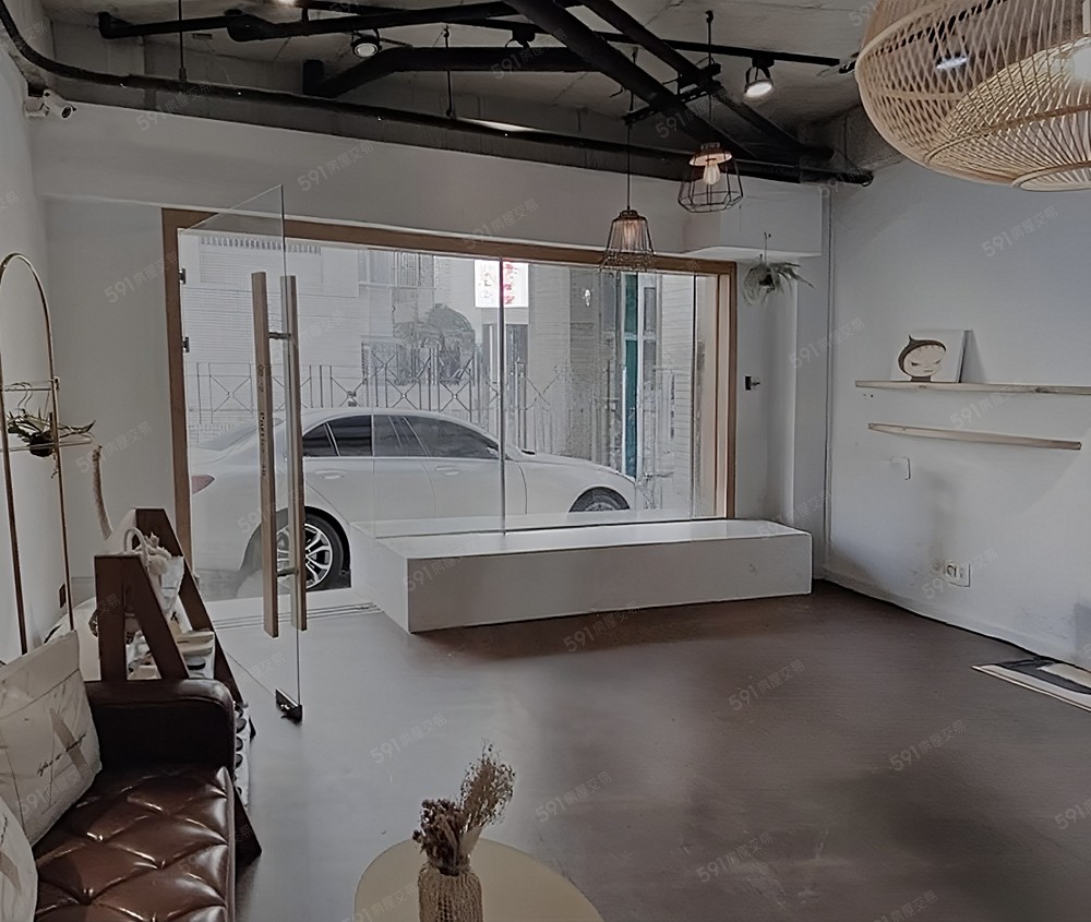 門面明亮適合教學