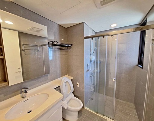 四年屋齡頂級裝潢-景觀大三房,坡平大車位 - Image 9