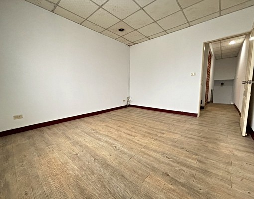 租~透天3房~近便利商店(可租補戶籍) - Image 1