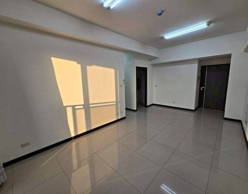 💥秒殺💥近洲際兩房平車含管💥可寵可租補💥(空屋) - Image 2