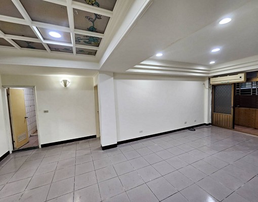 ✅42坪✅一樓✅汽車位✅3房2廳2衛1廚1陽台✅機能✅學區 - Image 2