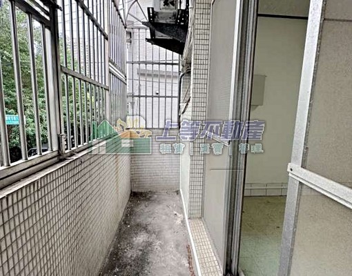 光華商圈邊間採光4房空屋透天出租 - Image 4