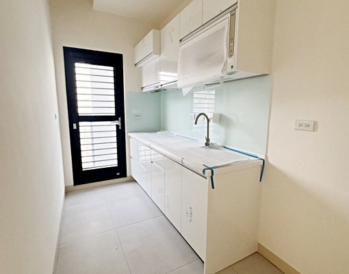 縣民公園全新三房平車出租 - Image 3