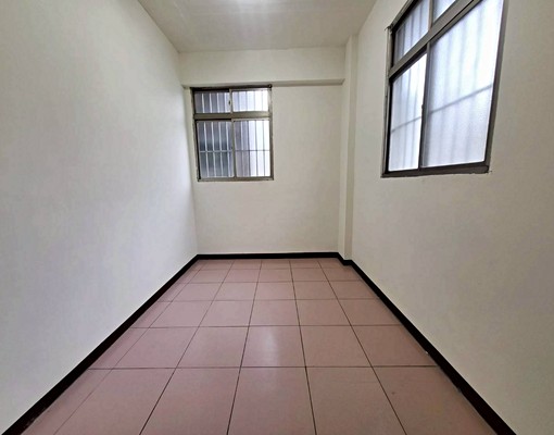 新莊捷運🚇透天2+3F採光寬敞4房~0955036338 - Image 13