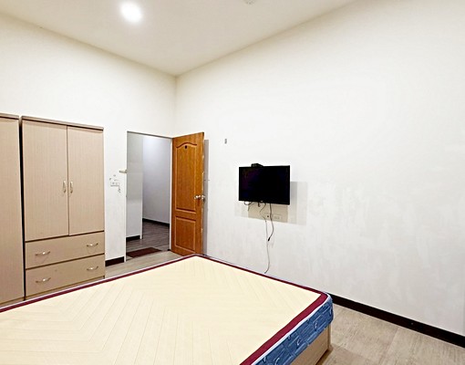 西屯逢甲青海家樂福旁清新美透套 - Image 2