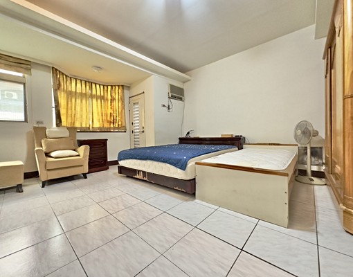 🏠整棟透天4+1房✨近靜宜弘光👍一樓有車庫汽機車皆可停 - Image 6