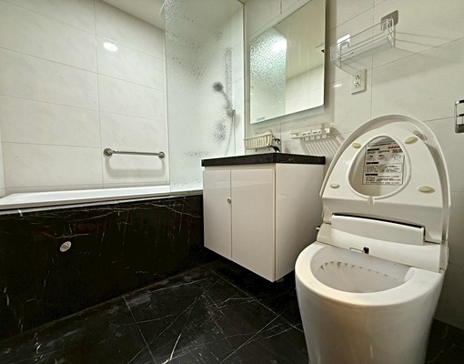 中和、獨洗租補限女免爬高採光裝潢可寵機能強 - Image 1