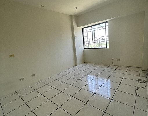 自由路電梯大樓，四房大空間，格局方正、舒適宜居 - Image 4