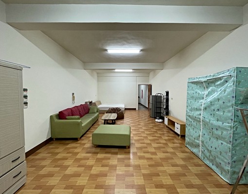 獨立租補近火車站.建國二路.長明街漂亮1大房1大廳1廚房. - Image 4