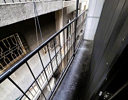 中山大學電梯陽台套房★愛河/駁二/西子灣 - Image 8