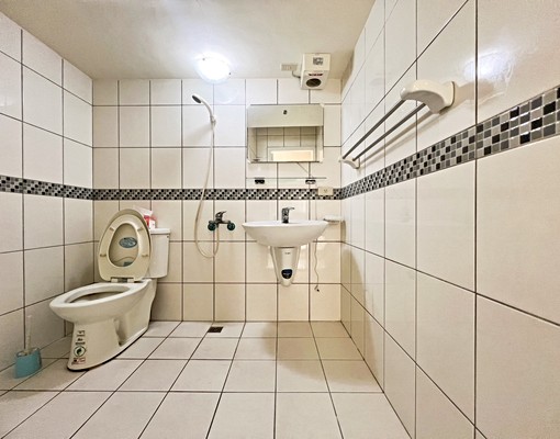 四維二路整棟透店‼️可補助/可營業登記‼️ - Image 9