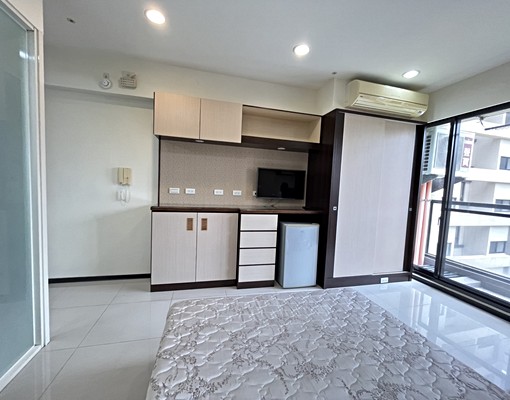 獨立套房|有陽台採光佳|有車位可租補 - Image 1