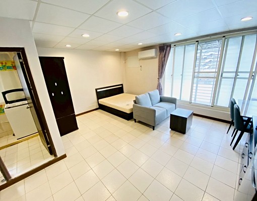 中山站.近捷運.大空間.陽台.獨立洗.有廚房可開伙 - Image 2