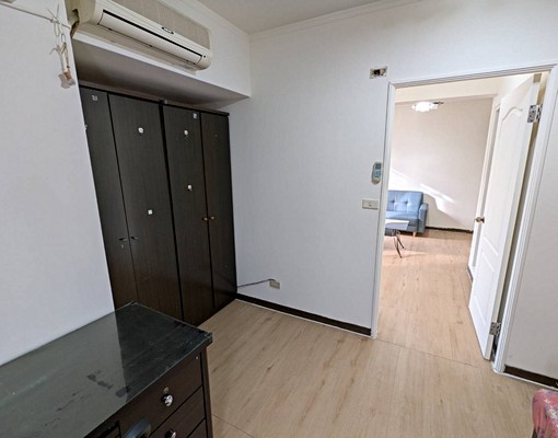 正捷運四維國小站/一房一廳/家具電齊全 - Image 9