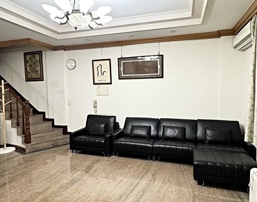 七期惠文學區首選✨透天別墅平面雙車位✨可入籍可報稅✨家具全配 - Image 1