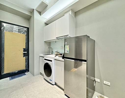 可租補/整棟全新🔥輕奢現代風💖1+1房/家具全配✅台水電 - Image 5