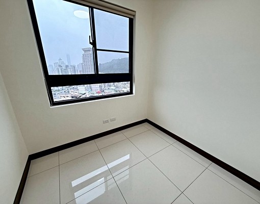 麟光🌟新建案電梯管理🌟租補稅車位🌟包裹垃圾收 - Image 4