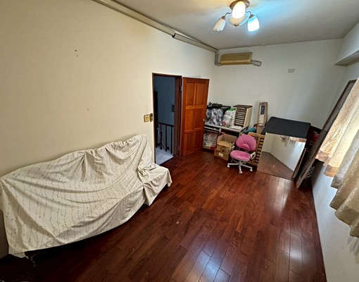 ★專任★西區明星學區五大房別墅、可停雙車 - Image 9