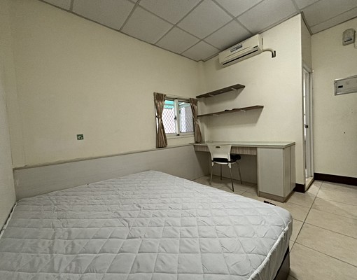 一中商圈採光美套房 - Image 1