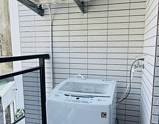 全新精裝潢首租東區吳鳳南路整層住家 - Image 4