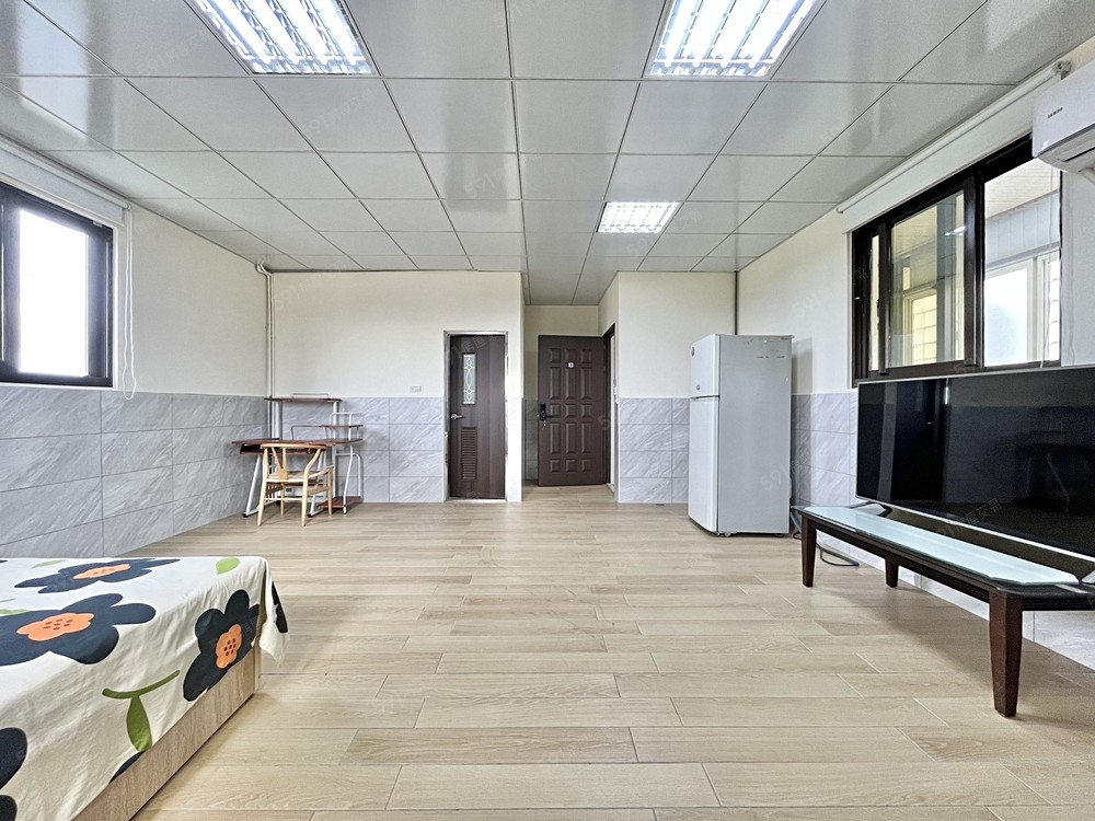 🏠神岡區超大透天套房💰可租補🧊雙層冰箱📺聯網電視 - Image 1