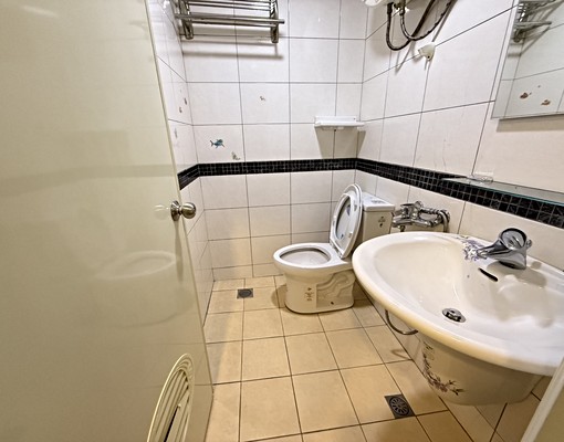 站前精美樓中樓/陽台獨洗/免追垃圾車/天井窗 - Image 5