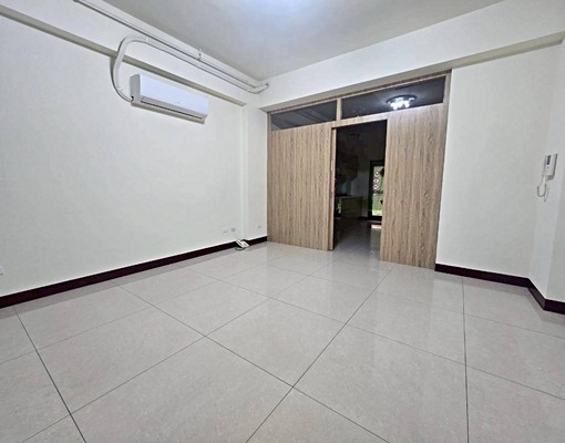 自有車庫別墅．屋況新．附冷氣 - Image 2