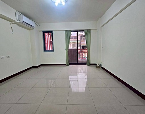 自有車庫別墅．屋況新．附冷氣 - Image 5