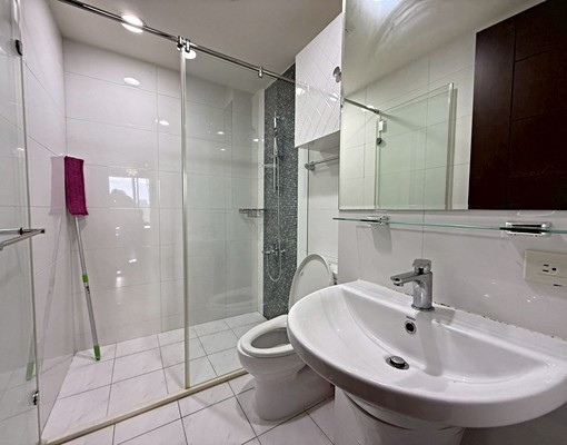 竹北縣三「國賓大悅三房含管」有傢具拎包入住沒問題 - Image 9