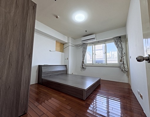 電梯大樓竹南市中心冠天廈警察局對面 - Image 3