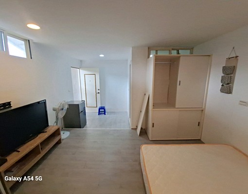 五權公園優質大套房,傢俱全,獨立洗衣機 - Image 4