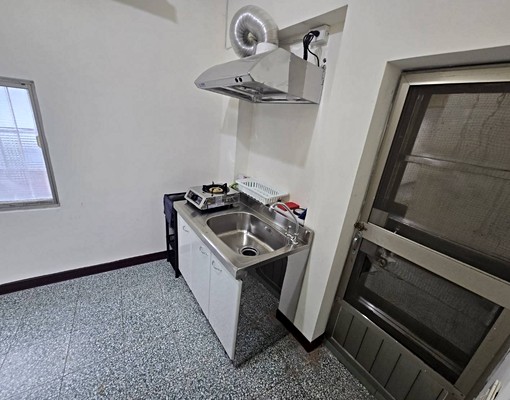 公寓一樓門口可停車、可營登、可招牌、可租補 - Image 5