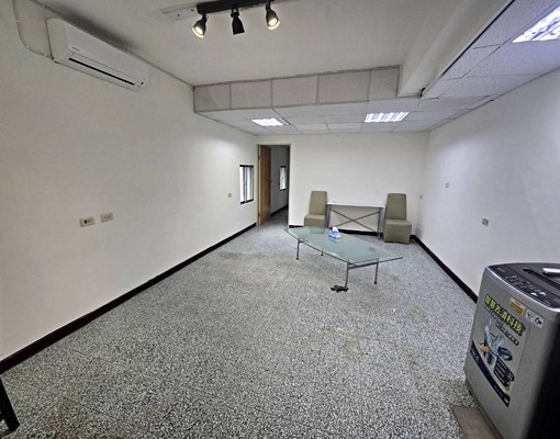 公寓一樓門口可停車、可營登、可招牌、可租補 - Image 2