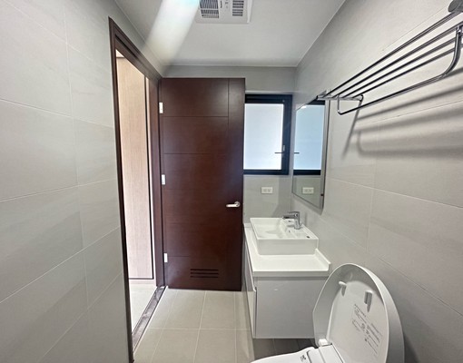 重劃區水岸旁大都會公園新裝潢獨棟兩房 - Image 10